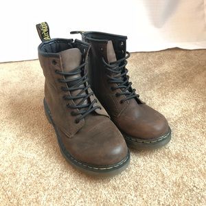 BROWN DR. MARTENS 8-EYE BOOTS